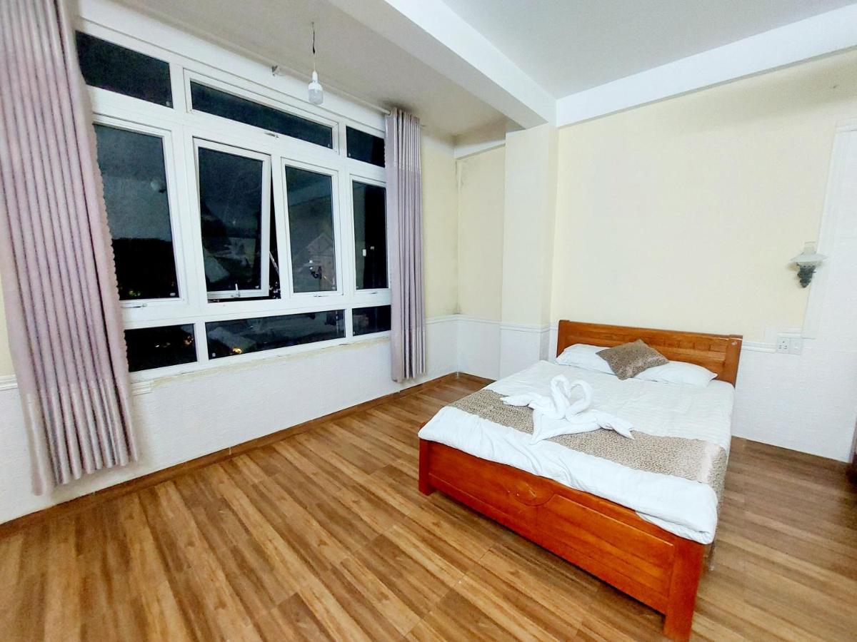 Khach San Ngoc Dung Hotell Dalat Exteriör bild
